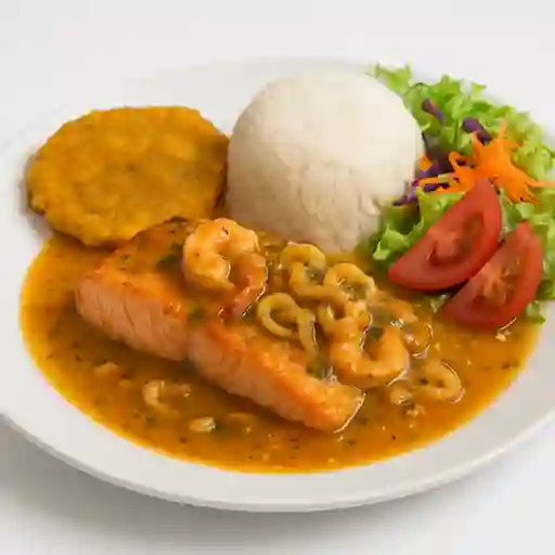 Salmón en Salsa Marinera