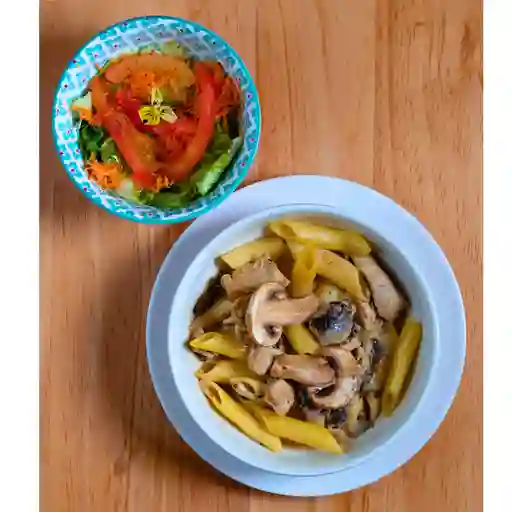 Pasta pollo champiñones corta