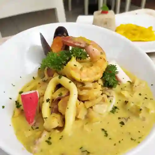 Cazuela con Sabor a Mar
