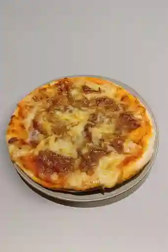 Pizza Cebolla Caramelizada y Tocineta