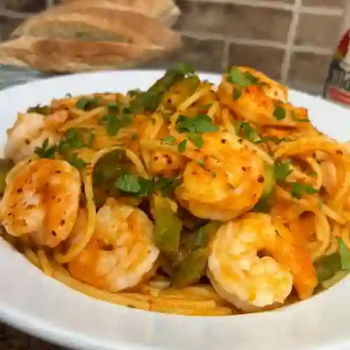 Espagueti con Camarones a la Diabla