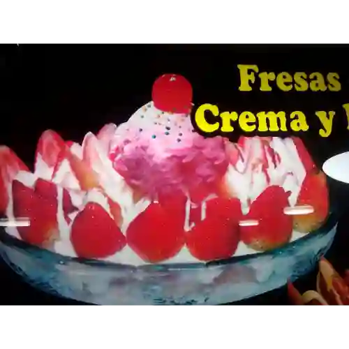 Fresas con Crema y Helado