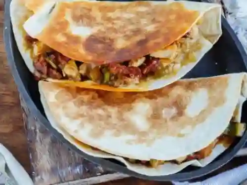 Quesadilla Mixta.