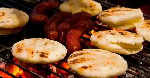 Arepa de Doble Queso y Chorizo