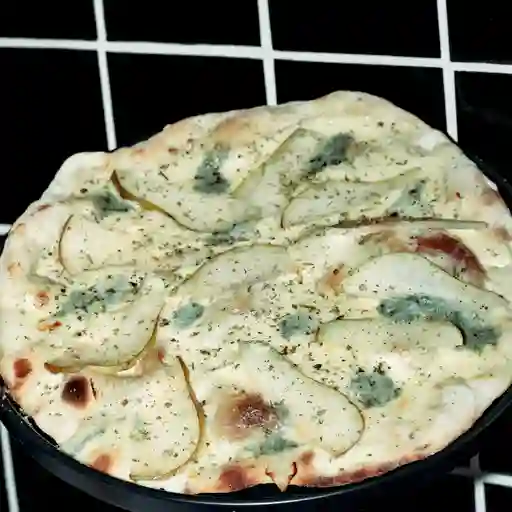 Pizza bechamel y pera personal