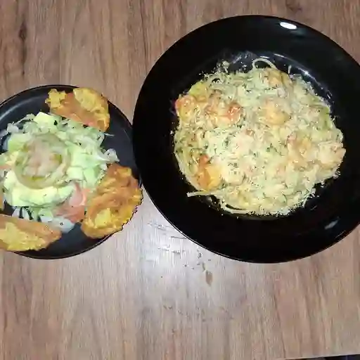 Pasta en salsa de camarones
