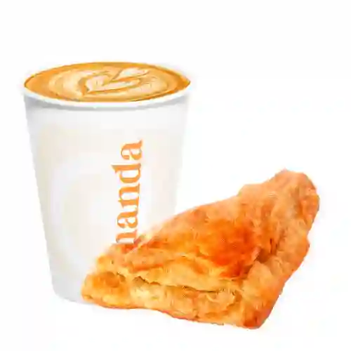 Pastel de Pollo + Bebida