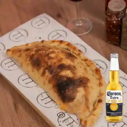 Combo Calzone de Peperoni + Cerveza Corona Bot. 355ml