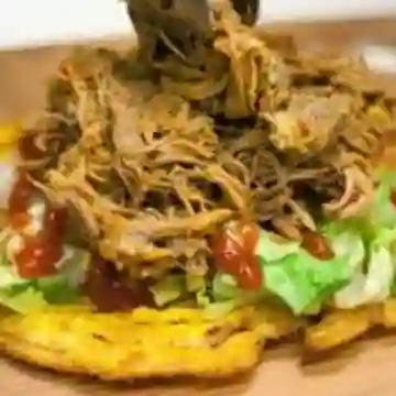 Tostada con Todo