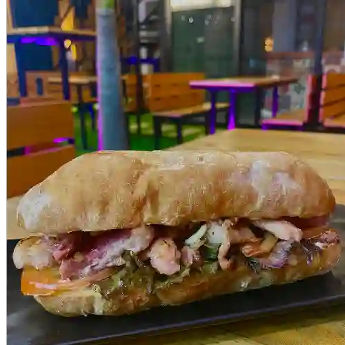Sándwich Pollo Tocineta