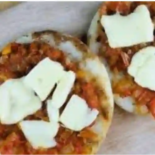 Arepa con Hogao y Quesito