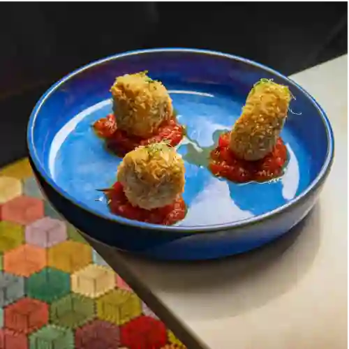 Queso Brie Rebozado en Panko 3 Und