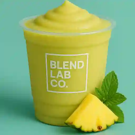 Piña yervabuena smoothie 22 oz