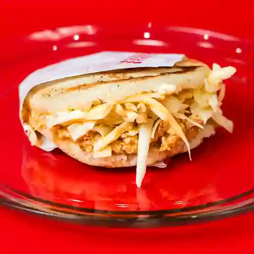 Arepa de Pollo con Queso
