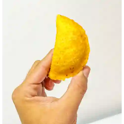 Mini Empanada de Maíz de Pollo
