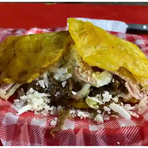 Patacon de Pollo Desmechado