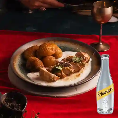 Combo Pollo Alquimista + Schweppes Soda 300ml