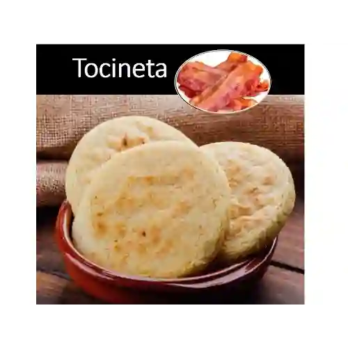 Arepa con Tocineta