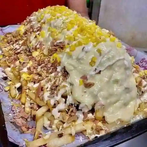 Salchipapa gratinada para 4