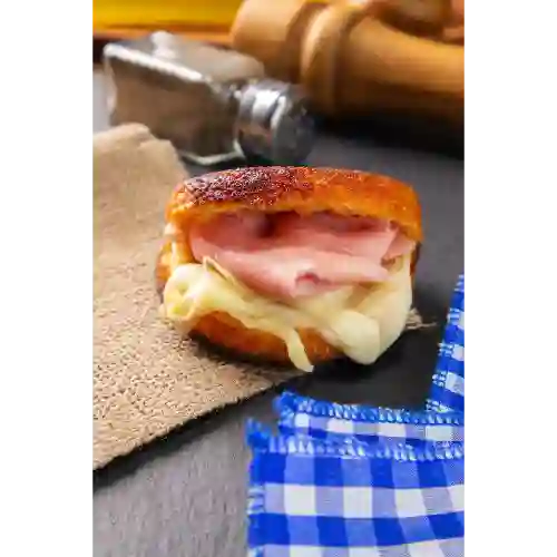 Arepa de choclo jamon y queso