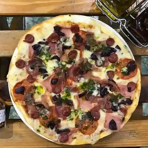 Pizza 5 Carnes - Queso Azul