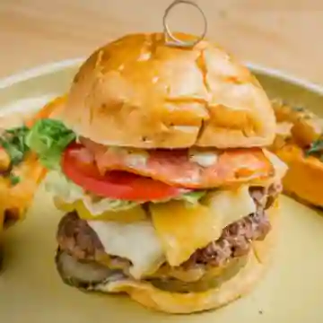 Hamburguesa Anima Sola + Papas en Casco