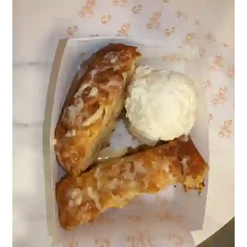 Torta de Almojábana con Helado