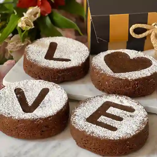 Caja x4 mini brownies - love