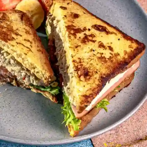 Ad Sandwich Pollo