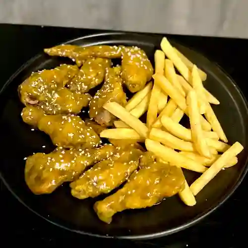 Alitas X 8 con Papas