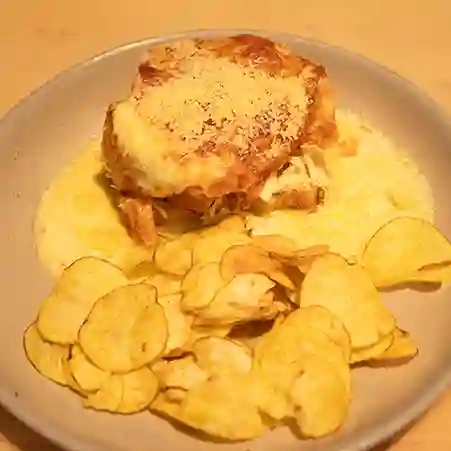 Sándwich de Pollo Gratinado