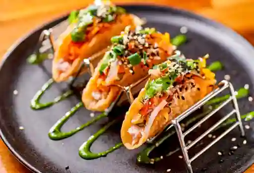 Crispy taquitos pulpo