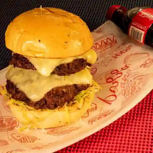 Burger doble carne + gaseosa 400 ml