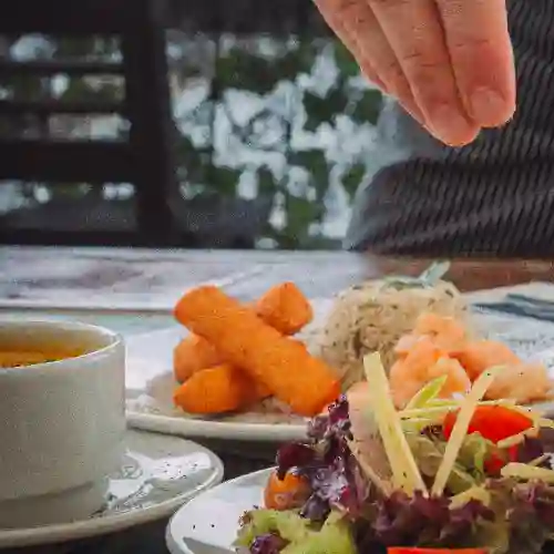 Almuerzo Viernes de Tipicos