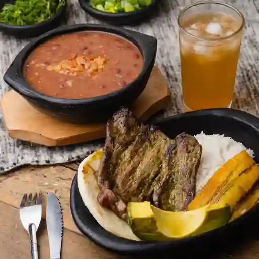 Frijolada con carne de res