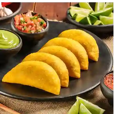 12 Empanadas de Lechona