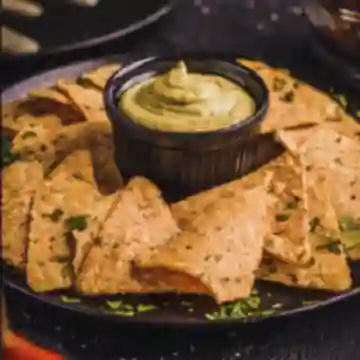 Nachos con Guacamole