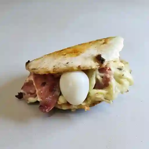 Arepa con Chorizo en Combo