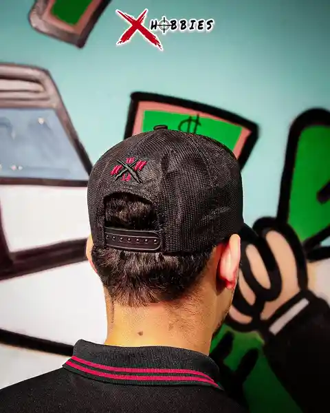 Gorra la Equis Malla Cerrada X Roja