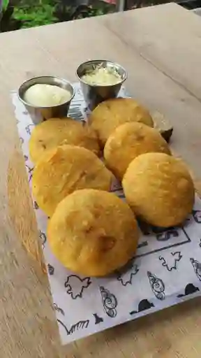 Arepitas de Chicharrón y Queso