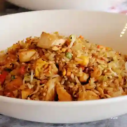 Yakimeshi de Pollo y Limonada