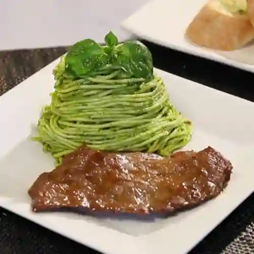 Pasta Al Pesto Lomo de Cerdo