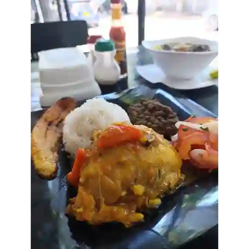 Pollo Guisado