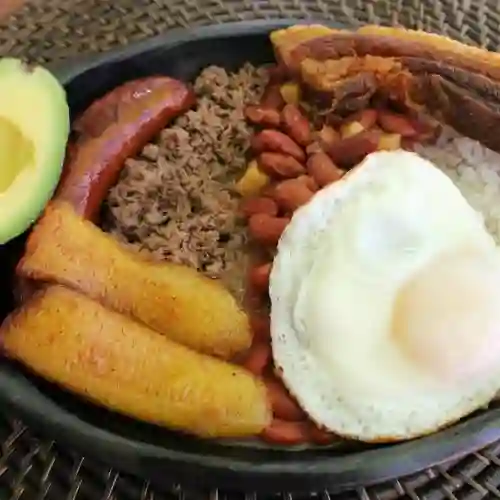Bandeja Paisa Casera