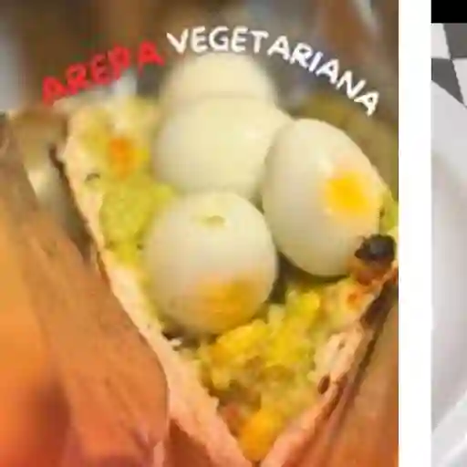 Arepa huevo codorniz y aguacate