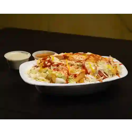 Salchipapa Suiza