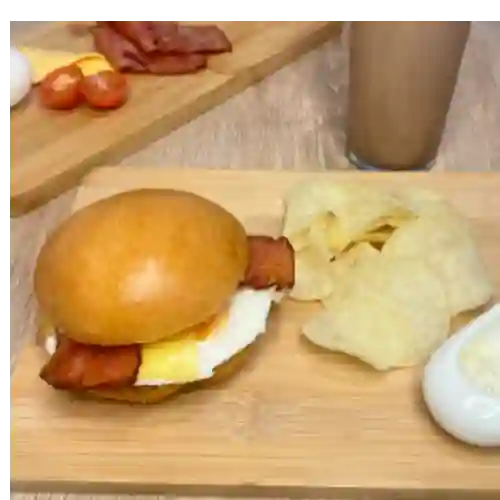 Sandwich Tocineta, Huevo y Queso