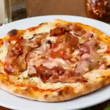 Pizza Pollo Tocineta Mediana