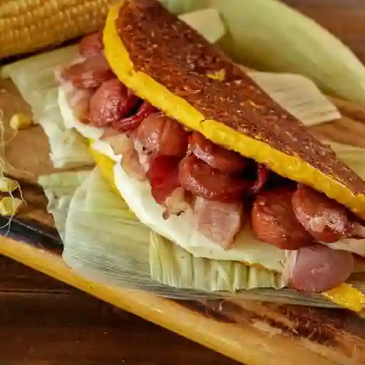 Combo Cachapa Queso, Plátano, Chorizo