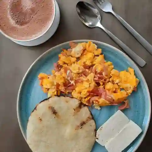 Huevos con Tocineta